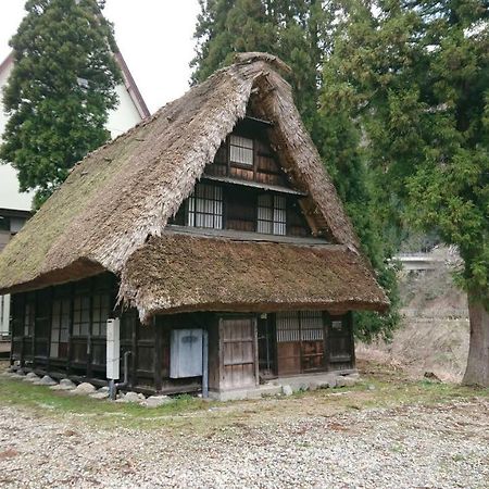 Gokayama Gassho No Sato Hotel Nanto Bagian luar foto